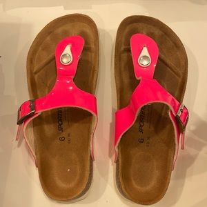 Pink Sandle
